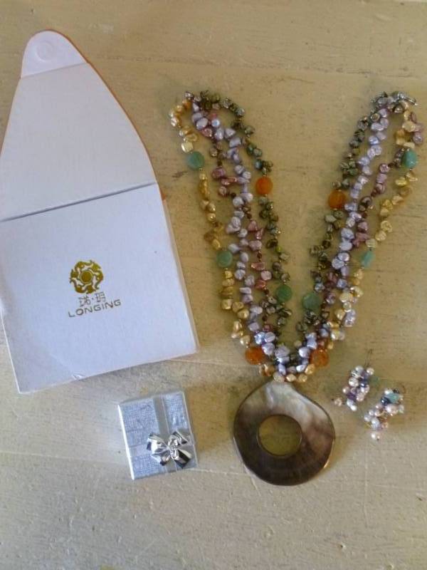 lot 223 image: Jewelry