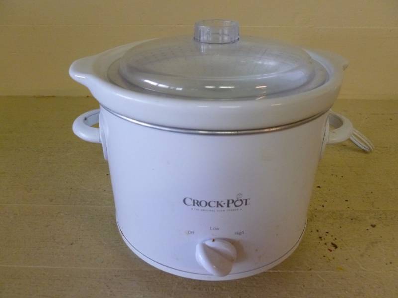 lot 238 image: Crock Pot
