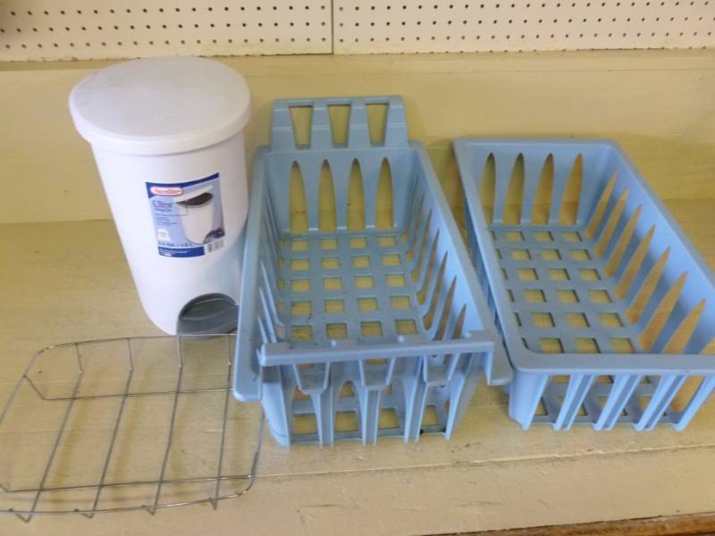 lot 247 image: Freezer Baskets