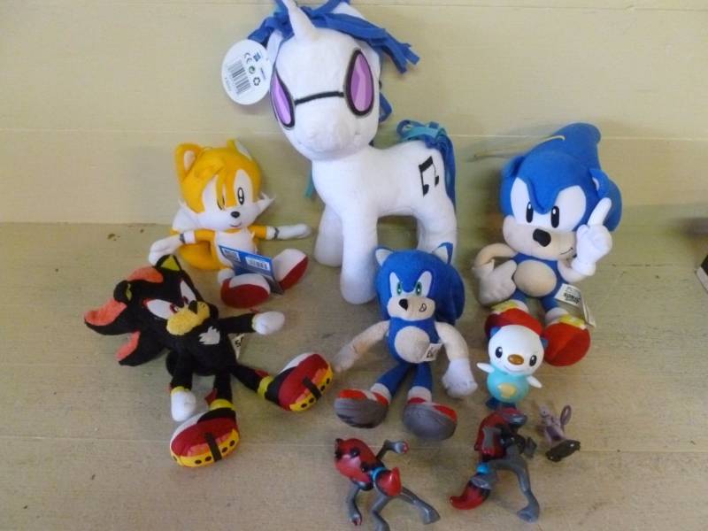 lot 268 image: Toys