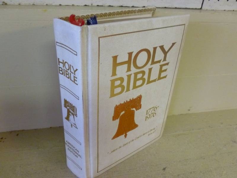 lot 273 image: Vintage Bible