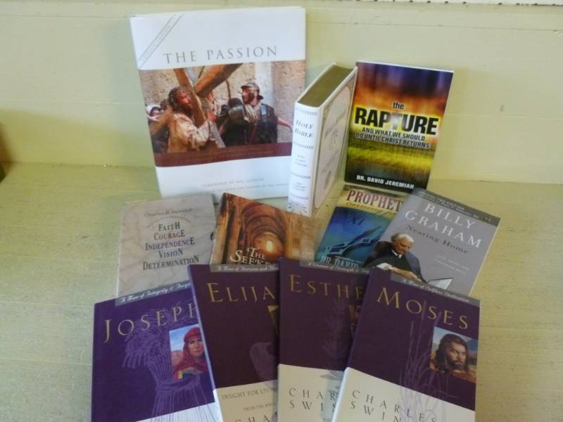 lot 282 image: Inspirational Books