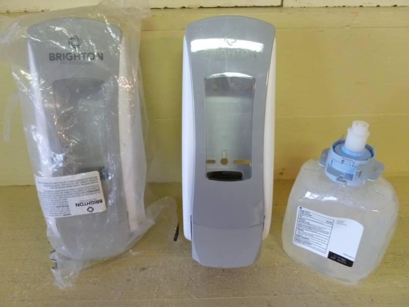 lot 289 image: Soap Dispenser
