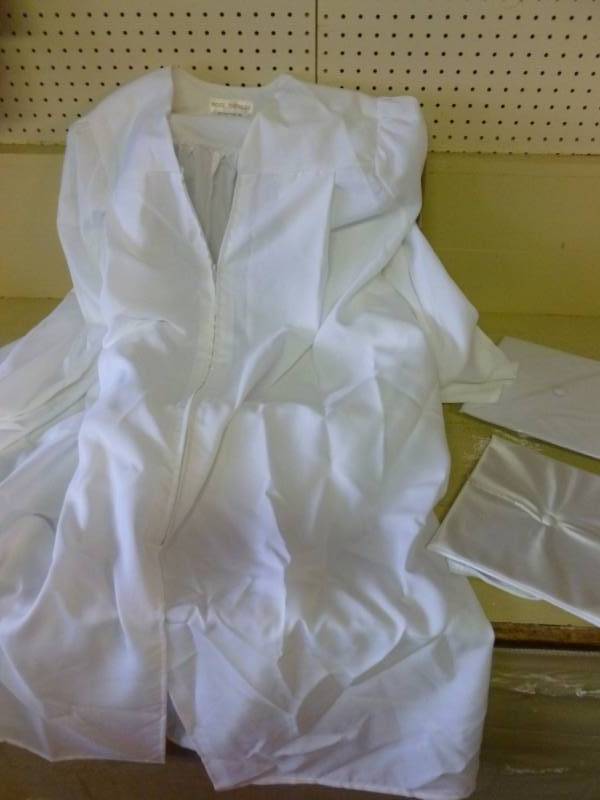 lot 307 image: Graduation Items