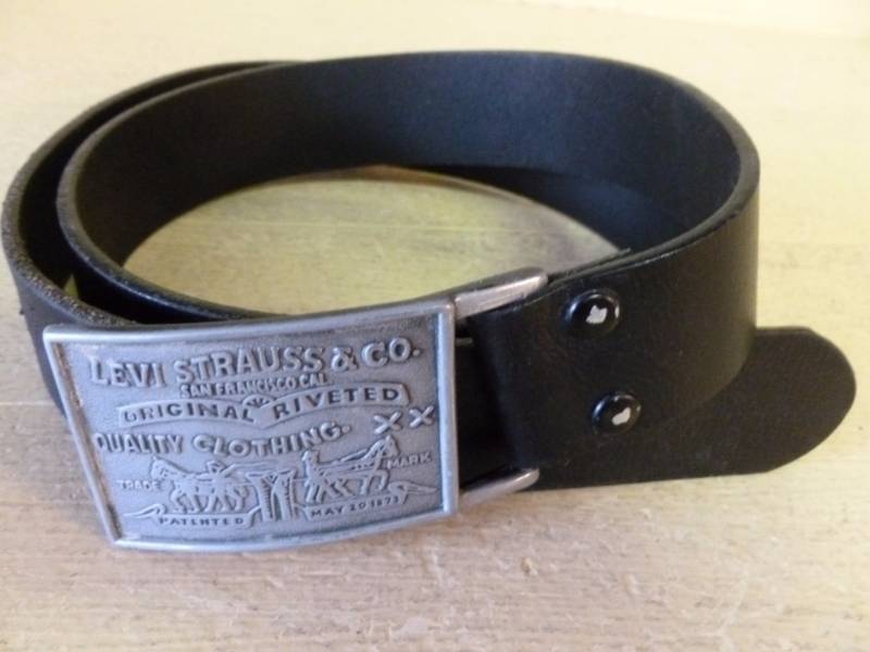 lot 312 image: Belt Buckle