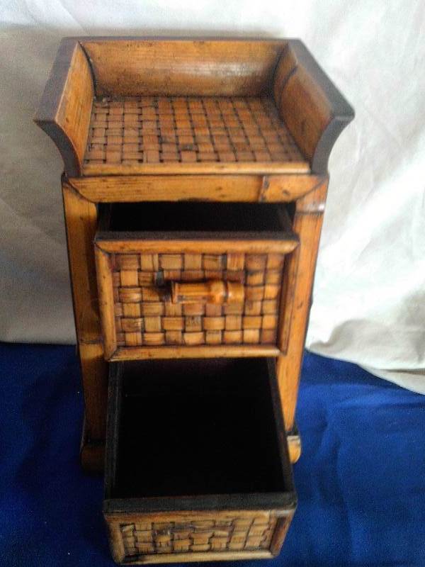 VINTAGE JEWLERY BOX