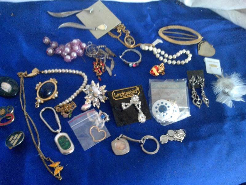 costrum jewlery