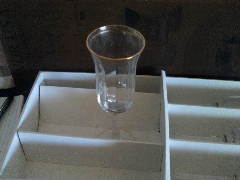 4 long stemmed flute glasses