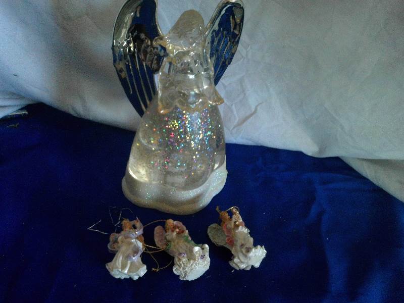 snow globe and angels