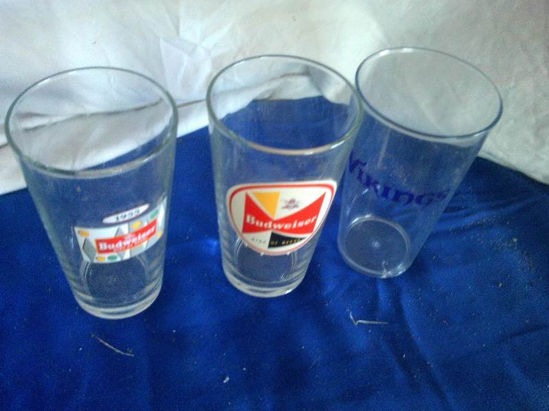 collector budweiser glasses and vikings glasses