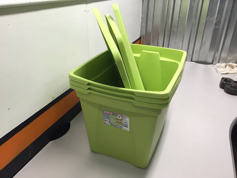 PLASTIC TOTES