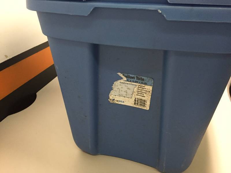PLASTIC TOTES