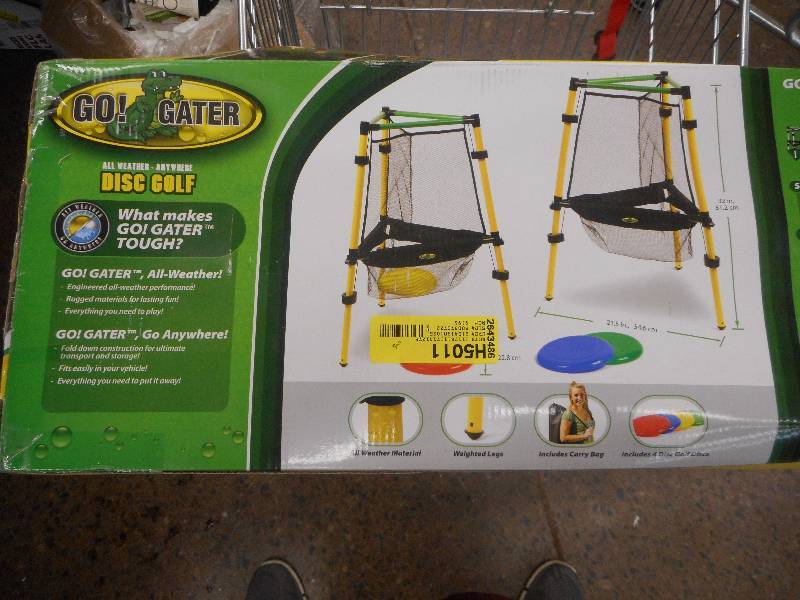 lot 31 image: GATOR PORTABLE DISC GOLF COMPLETE SETUP