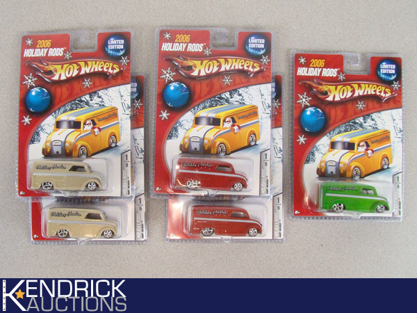 5 MINT ON CARD Hot Wheels 2006 Holiday Rods Dairy Delivery Cars