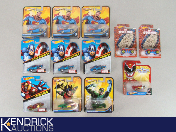 12 MINT ON CARD Hot Wheels Super Hero Themed Cars