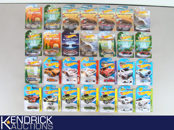 28 MINT ON CARD Hot Wheels 2014 Road Trippin etc. Cars
