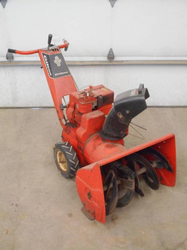 Gilson Two-Stage Snowblower, Briggs...