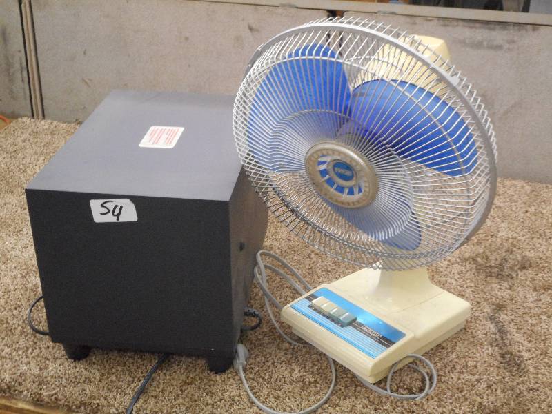 (1) 3-Speed Fan & (1) Stereo Speake...
