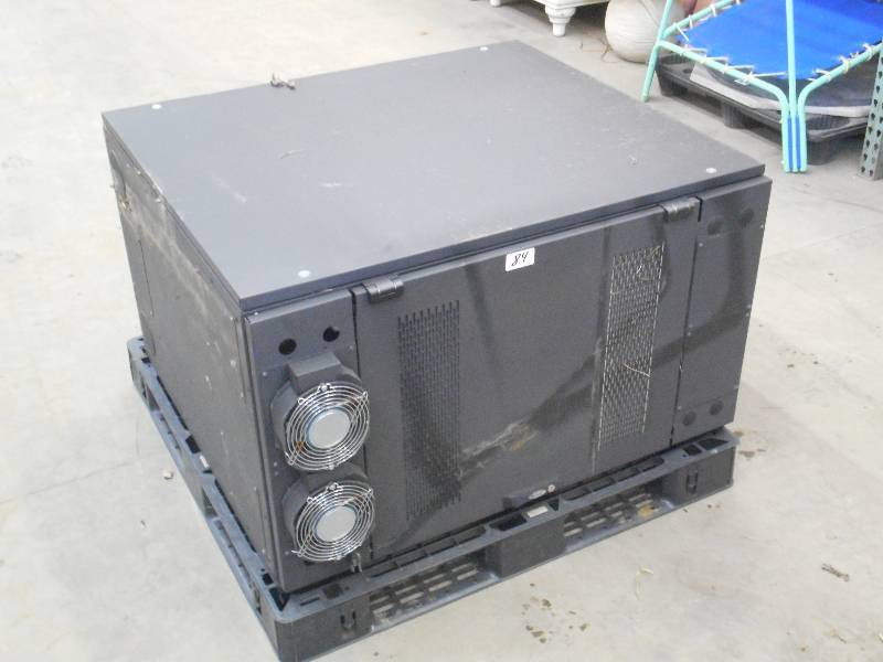 (1) Heavy Duty Plastic Pallet With ...
