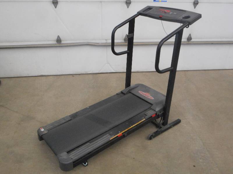 Weslo Cadence TS-310 Foldable Tread...