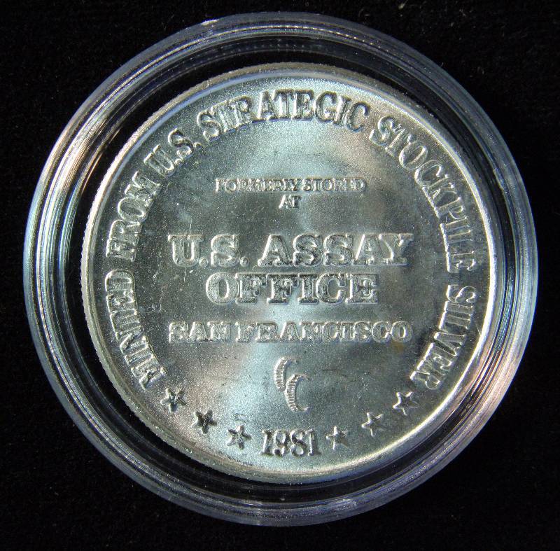 PRE US SILVER EAGLE 1 TROY OZ. .999 FINE SILVER ROUND MINTED FROM STRATEGIC STOCKPILE OF SILVER STORED AT US ASSAY OFFICE SAN FRANCISCO 1981 IN AIRTITE HOLDER