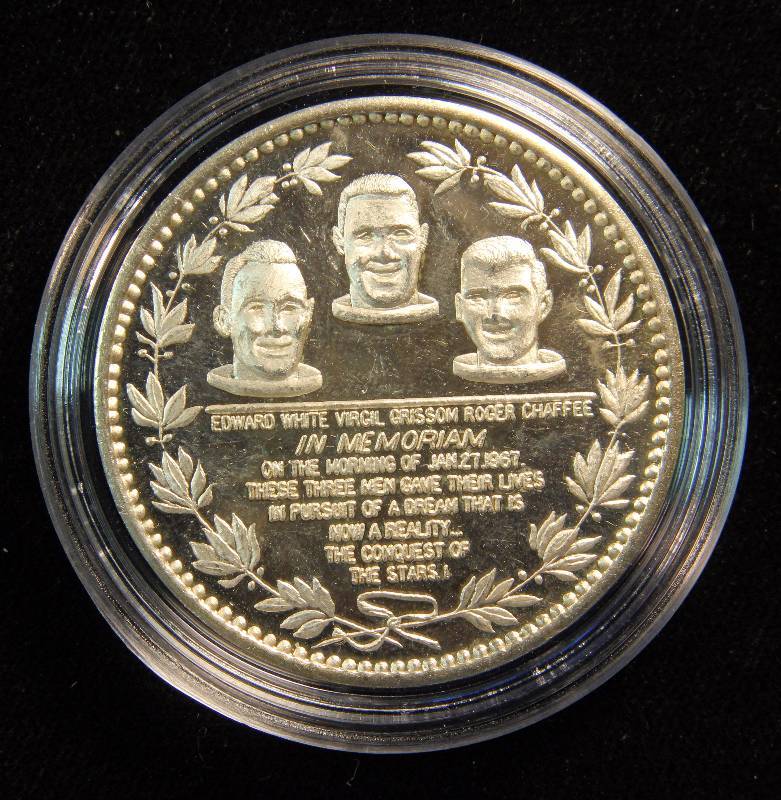 RARE APOLLO 1 .999 FINE SILVER 1 TROY OZ. THEY DIED REACHING FOR THE SKIES IN AIRTITE HOLDER