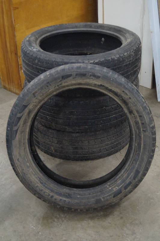 lot 4 image: Pirelli Scorpion Tire Set