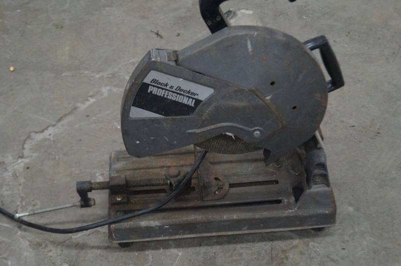 lot 8 image: Chop Saw