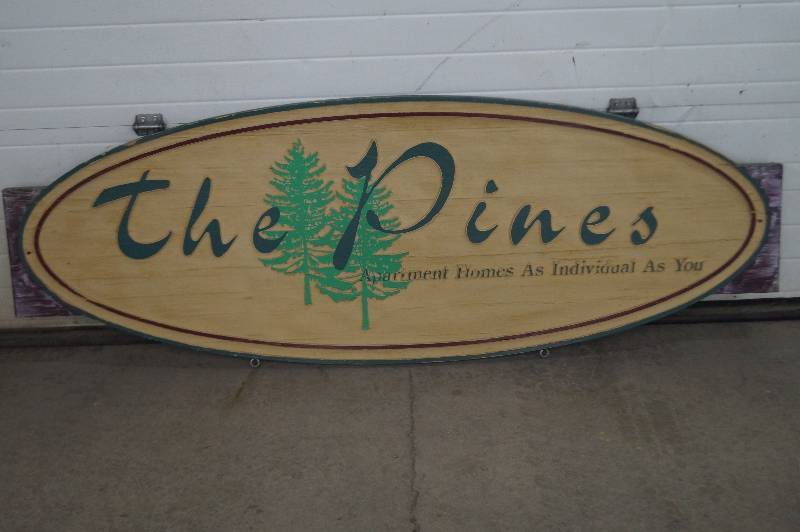 lot 15 image: Decorative Sign