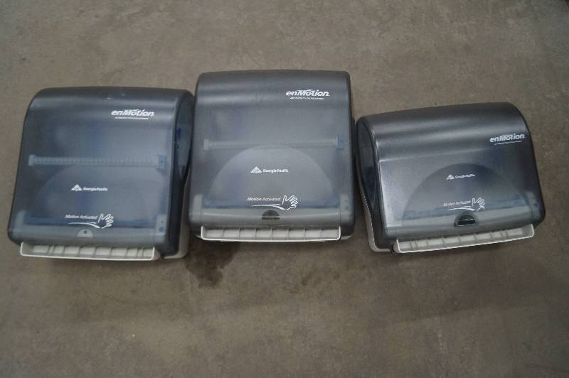 lot 20 image: Paper Towel Dispensers