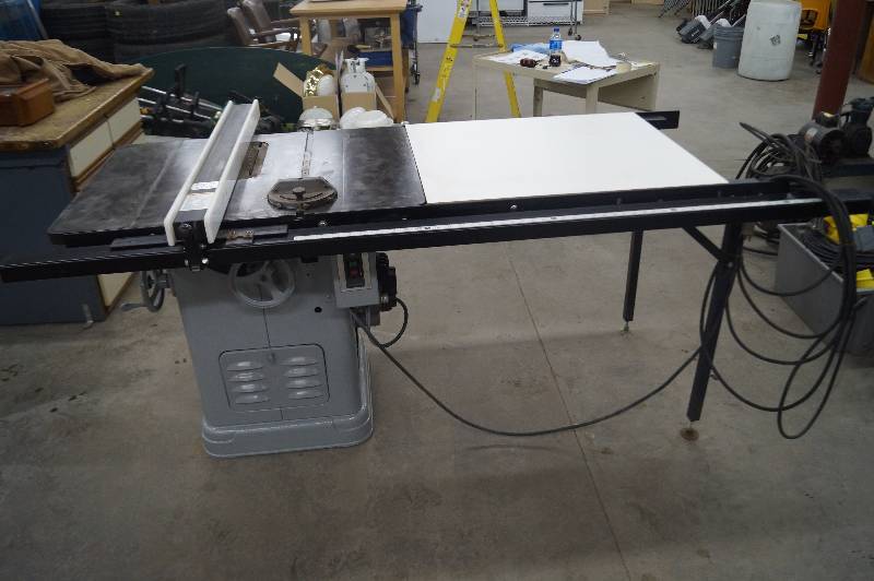 lot 34 image: Tablesaw
