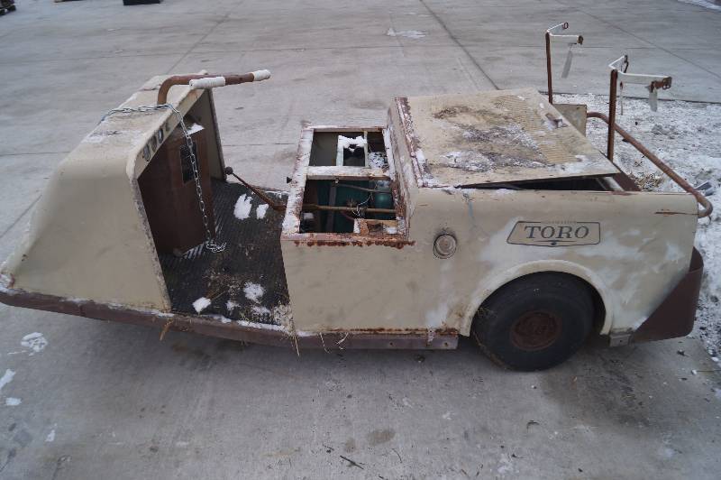 lot 36 image: Vintage Golf Cart
