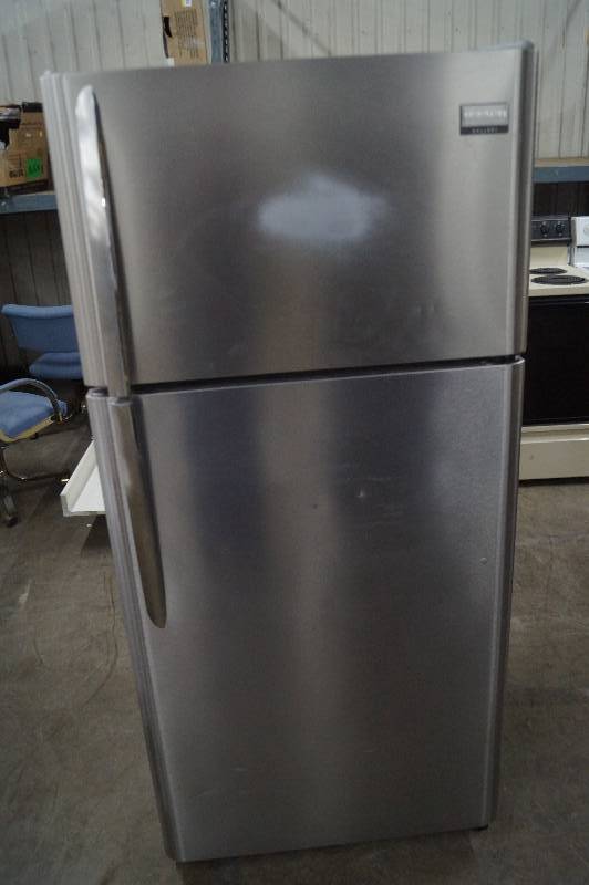 lot 52 image: Refrigerator