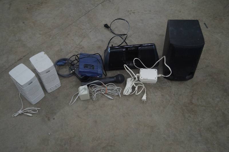 lot 62 image: Electronics Set