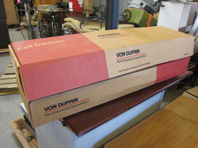 lot 4 image: Door Exit Devices