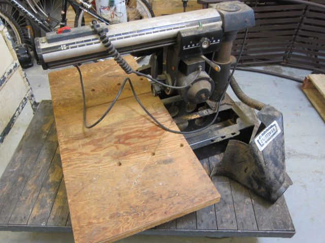 lot 21 image: Radial Saw
