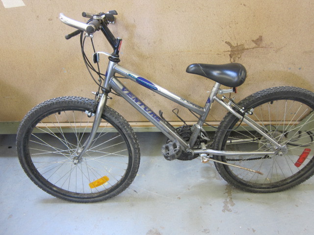 lot 27 image: Bike