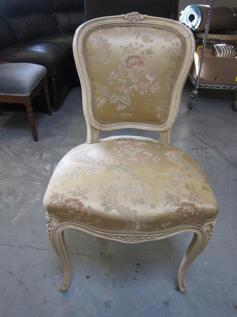 lot 31 image: Chair