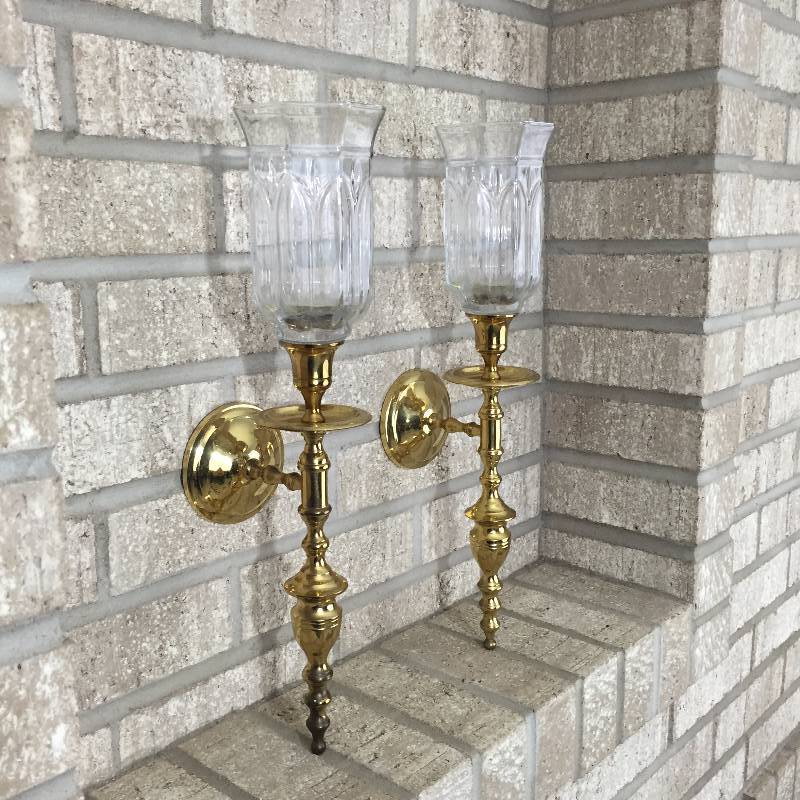 lot 54 image: Vintage Large 18 Hollywood Regency Shiny Gold Brass Sconces Pair Including Gorgeous Pair Hurricane Fluted globes Flutes Twisted Brass