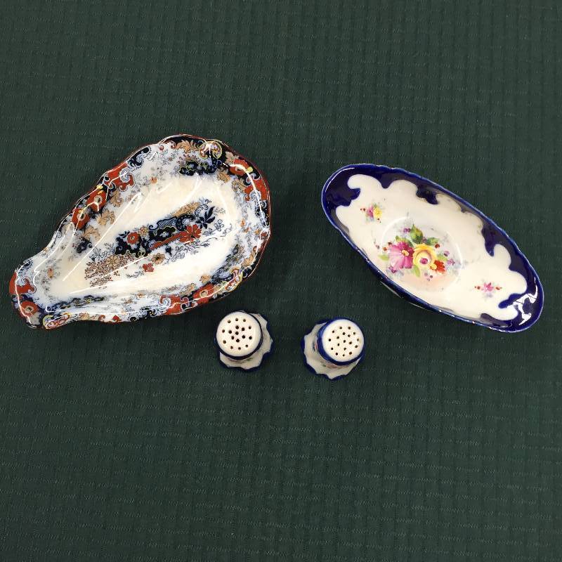 lot 63 image: Beautiful Antique  Flow Blue  Candy Dishes & Salt & Pepper Shakers