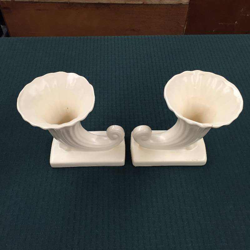lot 81 image: Striking Pair USA Cornucopia Horn Of Plenty Vases Planters Bookends Rib Design White Shawnee Pottery 1940s Mint