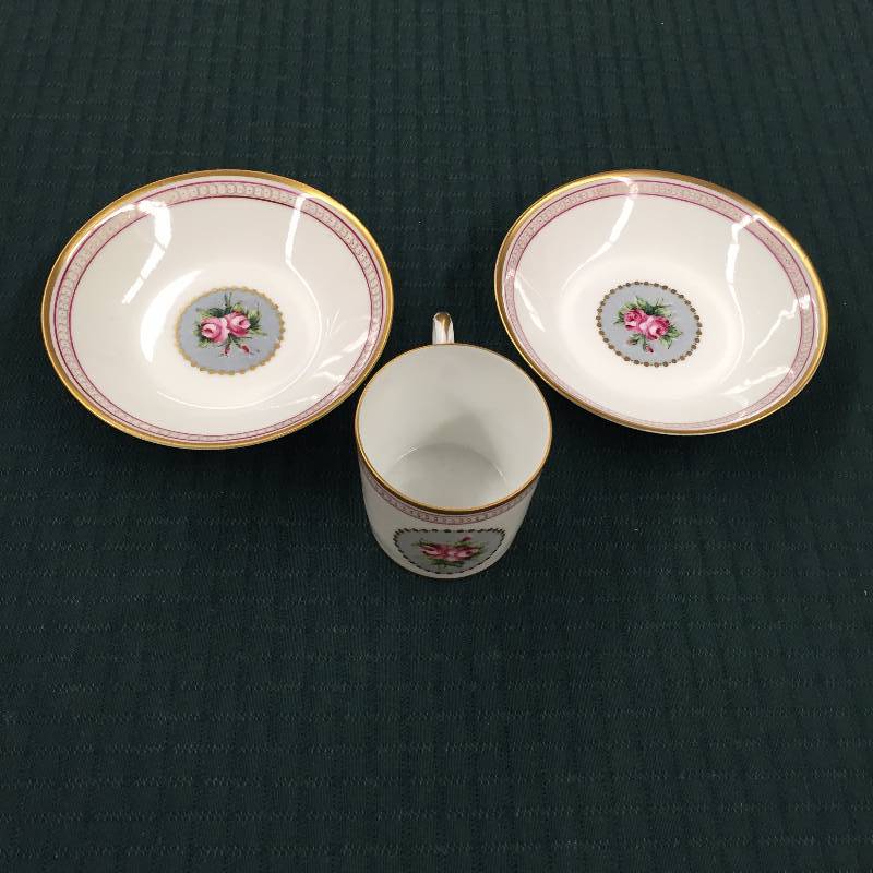lot 94 image: Vintage French Cappucino Cup & 2 Saucers Signed Excellent