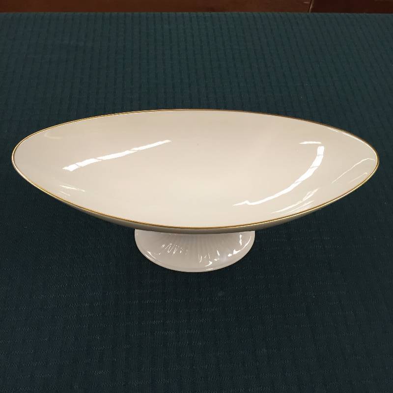 lot 96 image: Beautiful Lenox 24K Gold Trimmed Large Oval Footed Pedestal Fruit Serving Centerpiece Bowl Probably Hayworth Pattern - Excellent