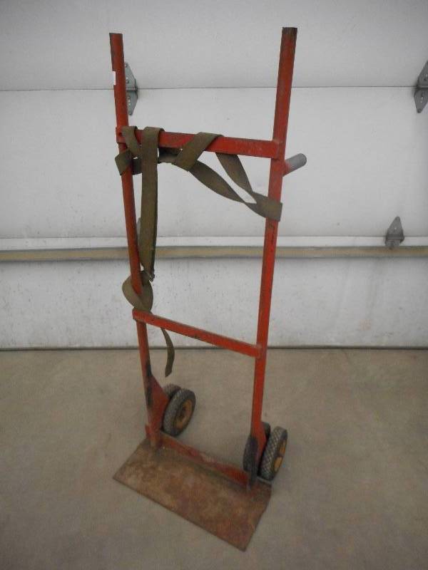 lot 7 image: Heavy Duty Dual-Wheel Floor Dolly ...