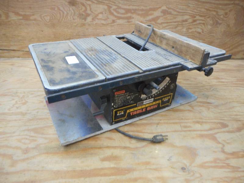 lot 11 image: Craftsman Benchtop Tablesaw ...