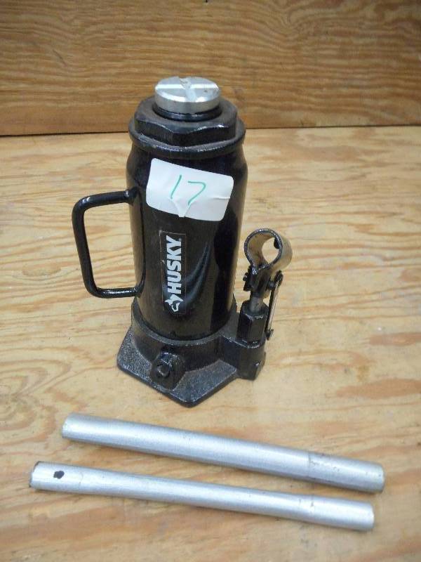 lot 17 image: Husky 12-Ton Bottle Jack ...