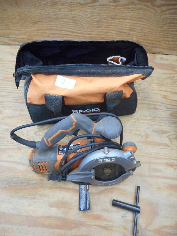 lot 20 image: Ridgid R3250 Metal Saw With Case ...