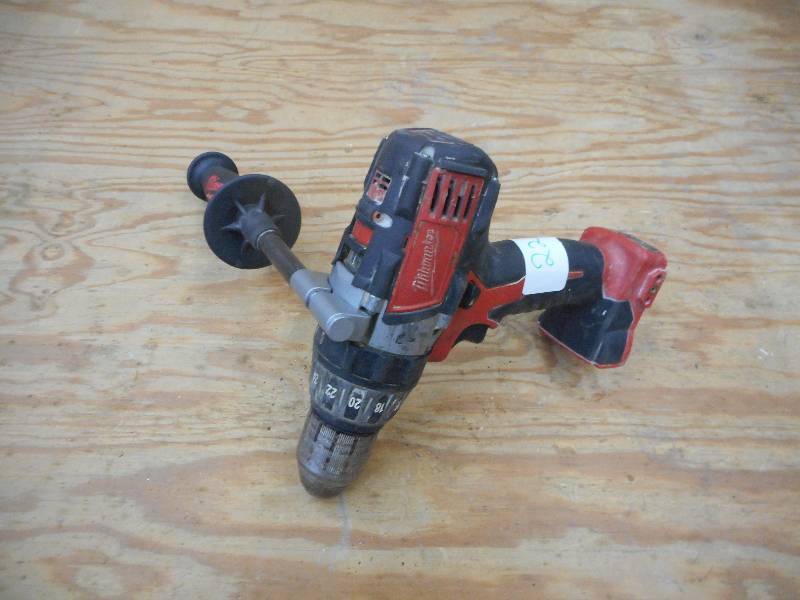 lot 22 image: Milwaukee 18Volt 12 Hammer Drill ...