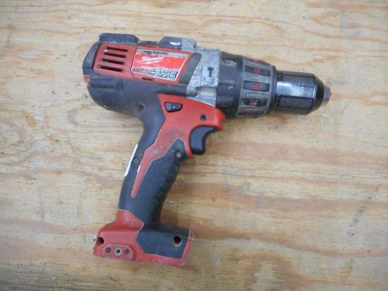 lot 25 image: Milwaukee 18Volt 12 Hammer Drill ...