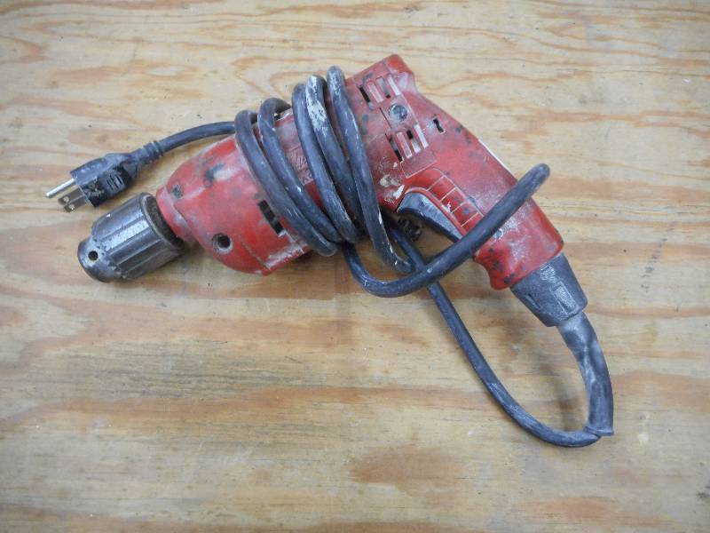 lot 38 image: Milwaukee Magnum 120Volt HoleShoote...